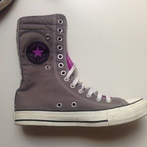 Converse Unisex Chuck Taylor Size 7 Wo's; 5 Men's